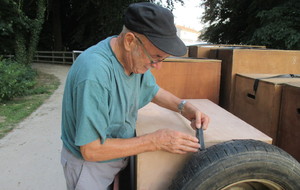 Le gardien des fauves... prêt à les libérer...